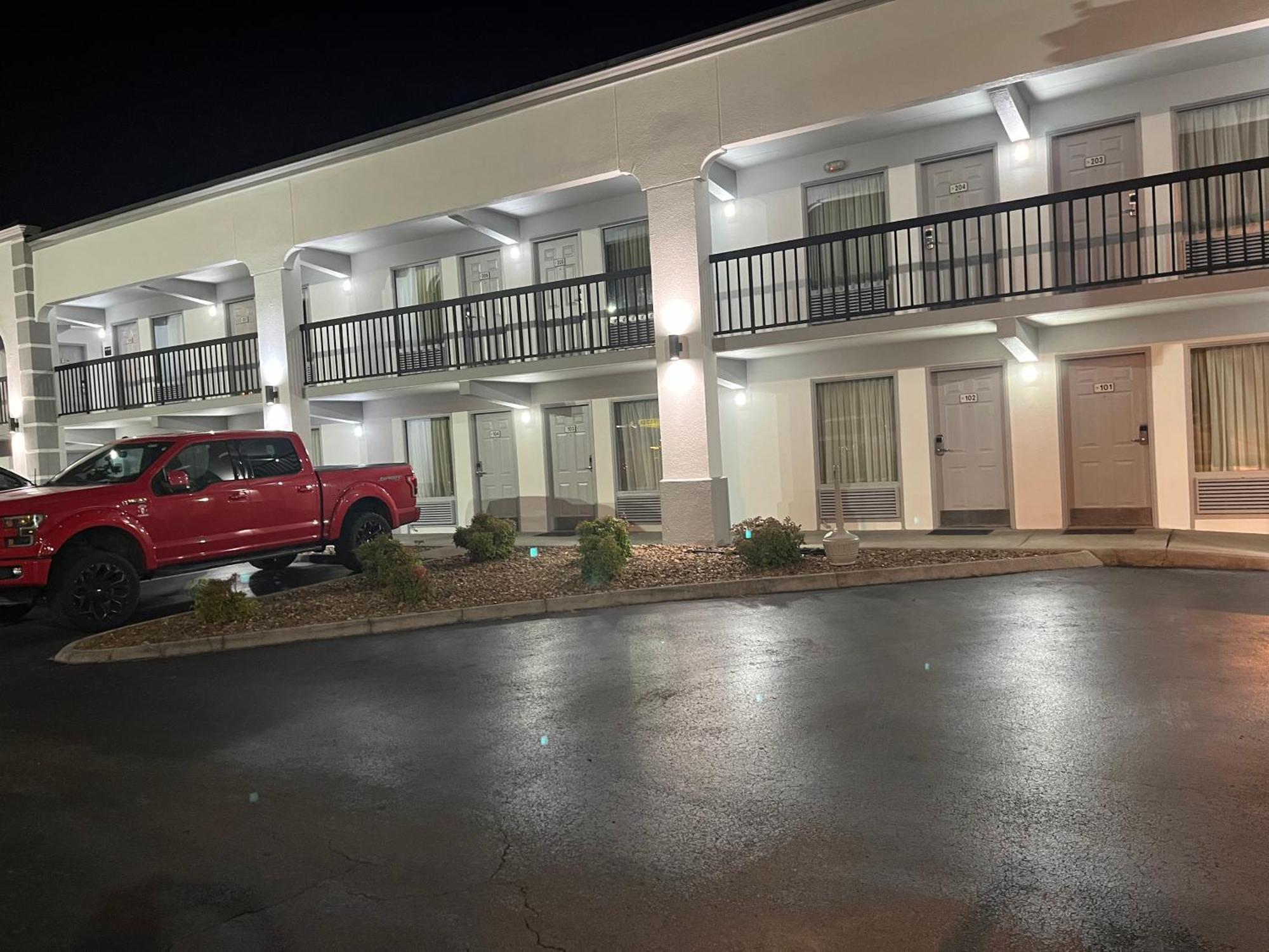 Super 8 By Wyndham Knoxville West/Farragut מראה חיצוני תמונה