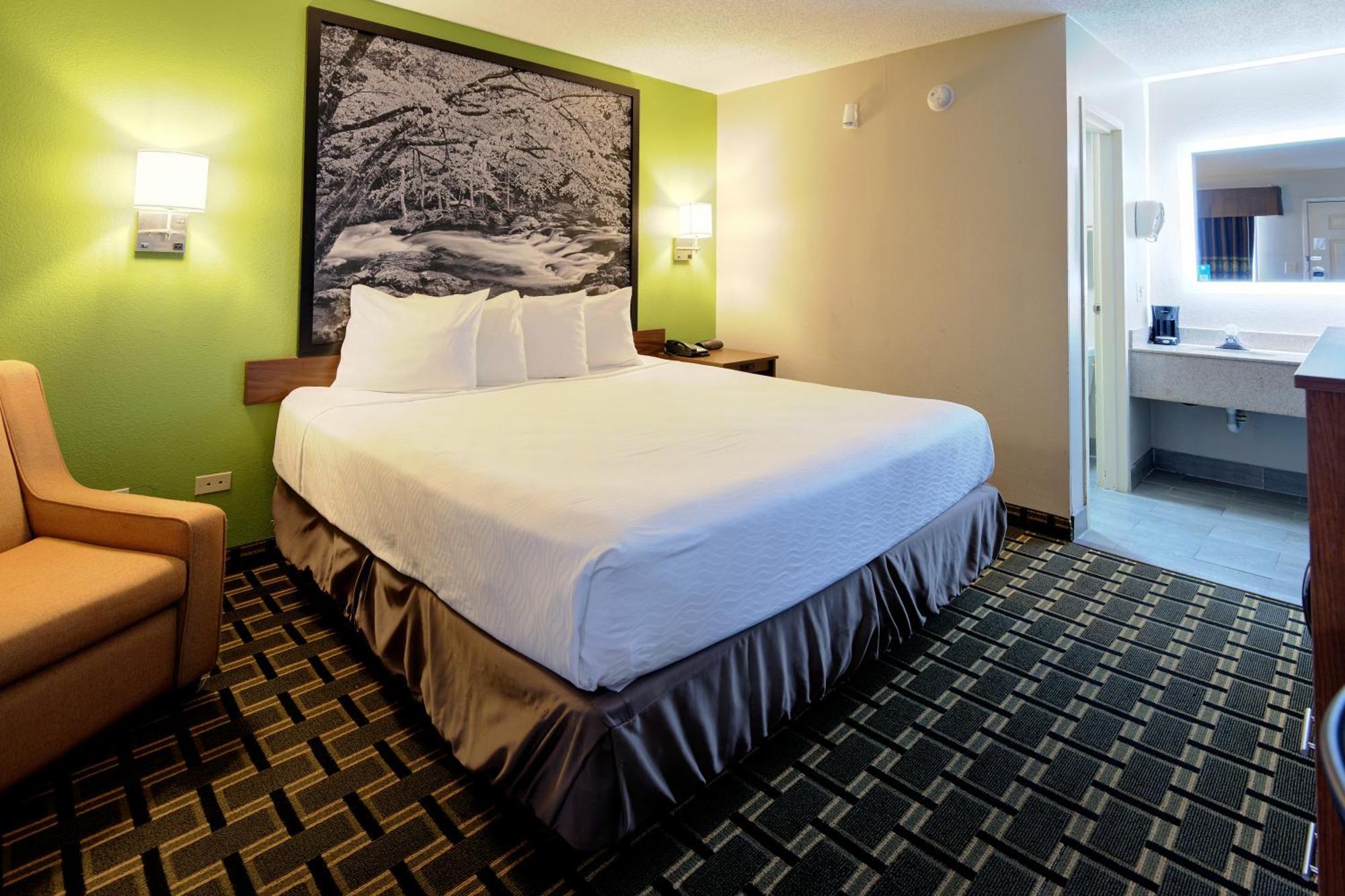 Super 8 By Wyndham Knoxville West/Farragut מראה חיצוני תמונה